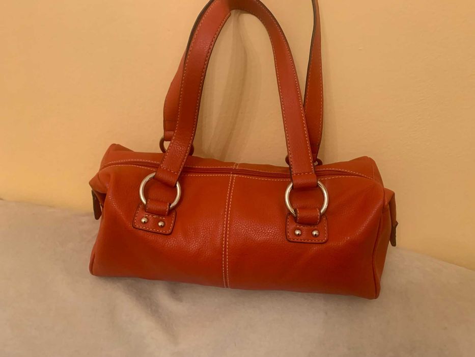 Продавам маркова чанта Nine West