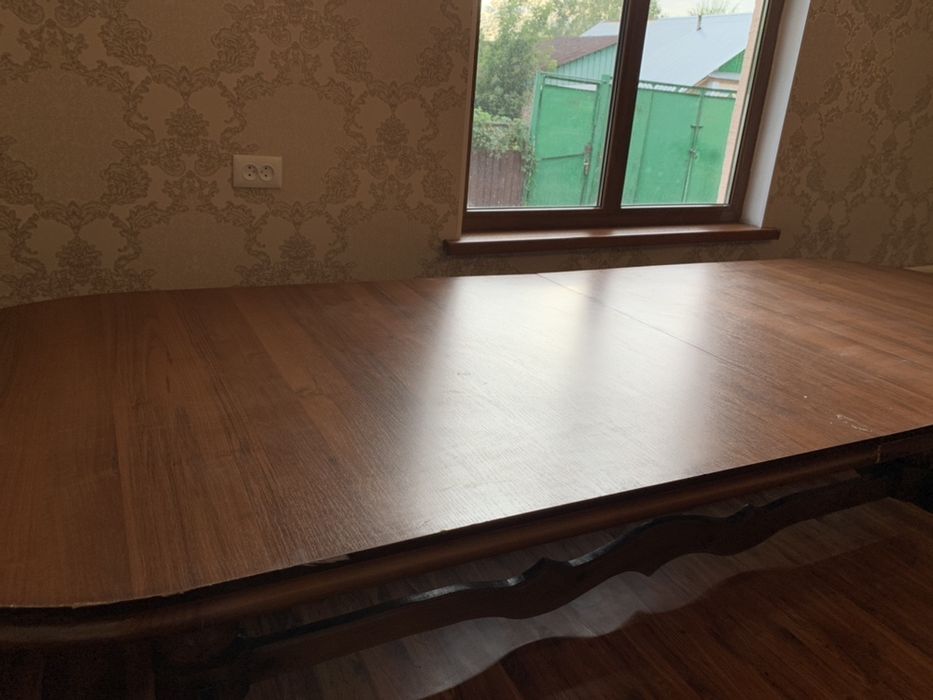 Продам Стол/ Почти новый