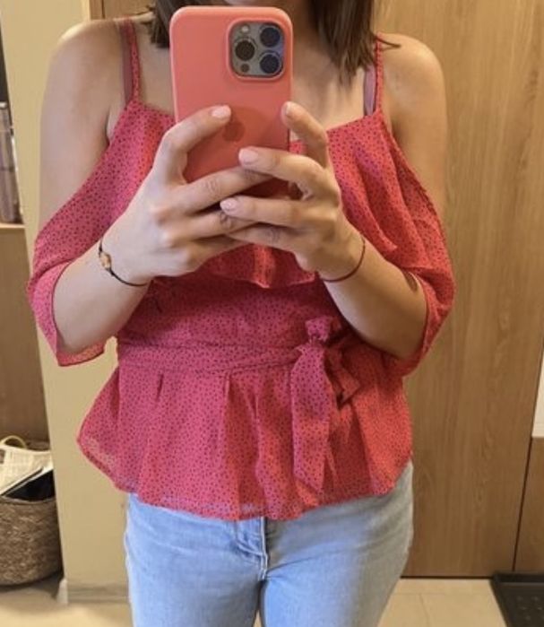 Дамски топ Guess