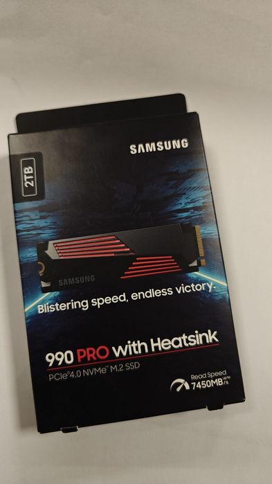 ЧИСТО НОВ Samsung 990 PRO Вместимост 2TB – Най-бързият SSD на паза