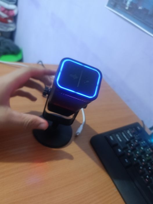 Продам микрофон yepo