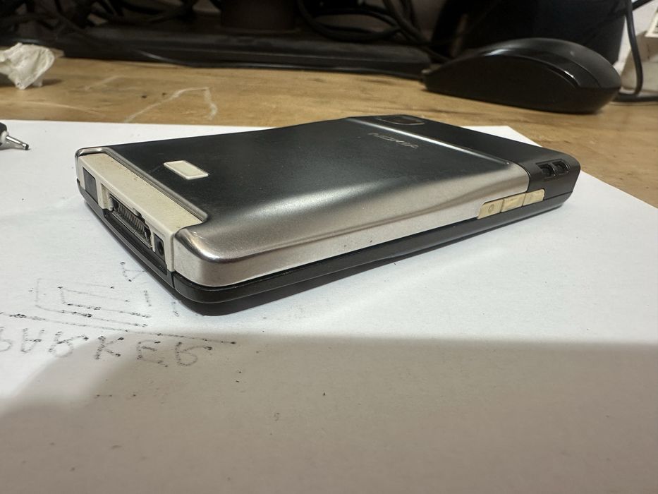 Nokia e61 cu multe botoane mici argintii