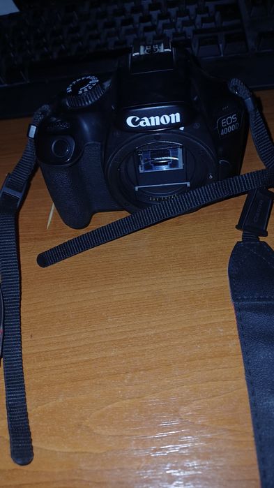 Camera profesionala canon 4000d