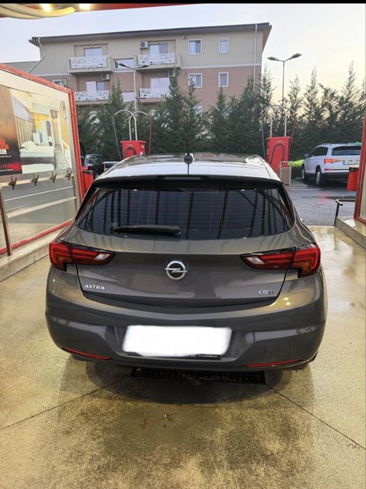 Opel astra K.