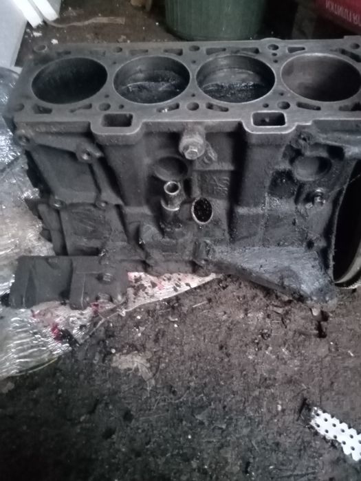 Продам блок  от ваз 1.6