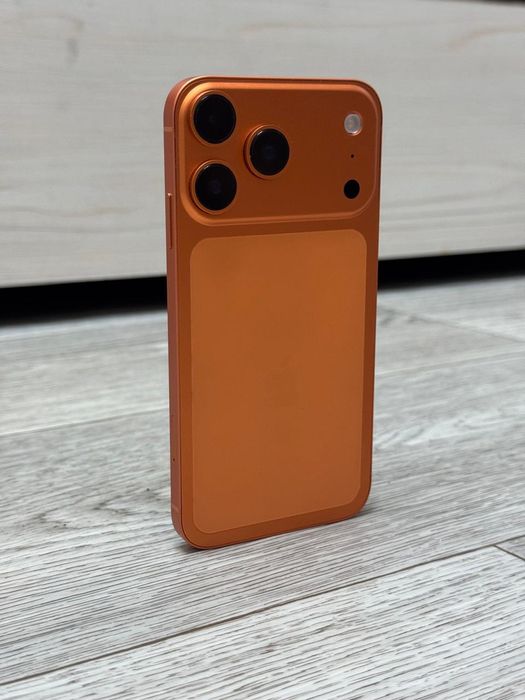 Оригинал iPhone XR в корпусе 17 PRO