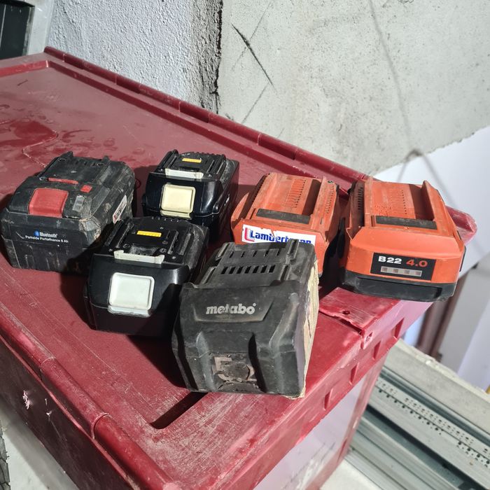 Baterii acumulatori makita hilti ,parkside și metabo defecți