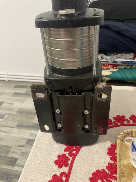 Pompă centrifugală multietajată Grundfos CM 1-5 (Inox/Fontă)