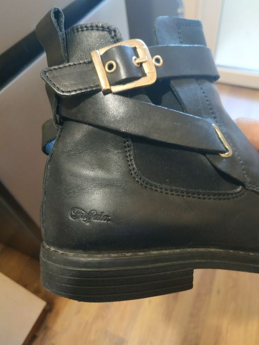 Предлагам дамски боти на Buttalo тип Челси Бейкър стил