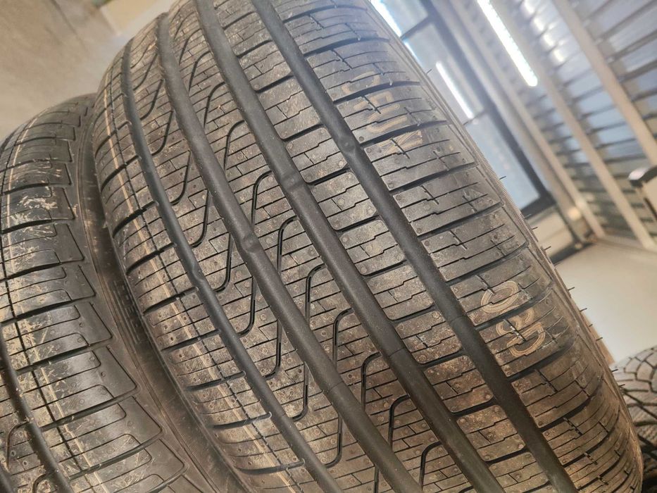 2бр. всесезонни гуми 225/40/19 Pirelli