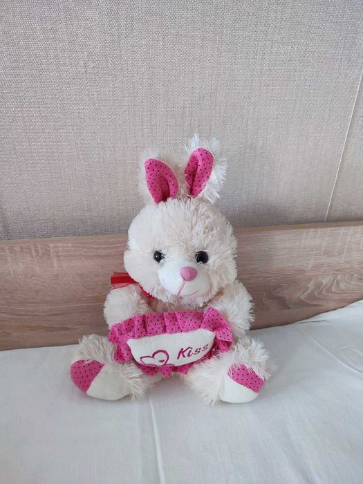 Плюшена играчка зайче - 30см