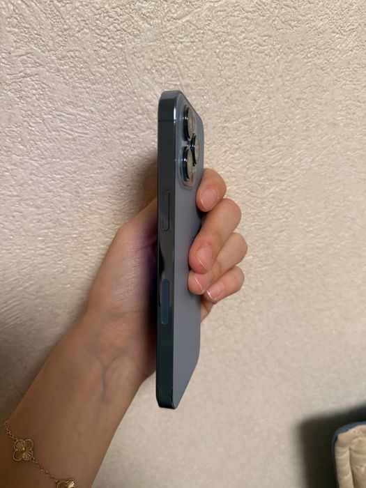 Продаю iphone 13pro 74% емкость память 256