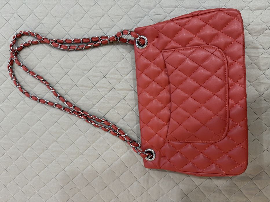 Geanta roșie tip Chanel