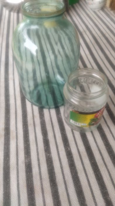 Продам банки 2 ух литровые