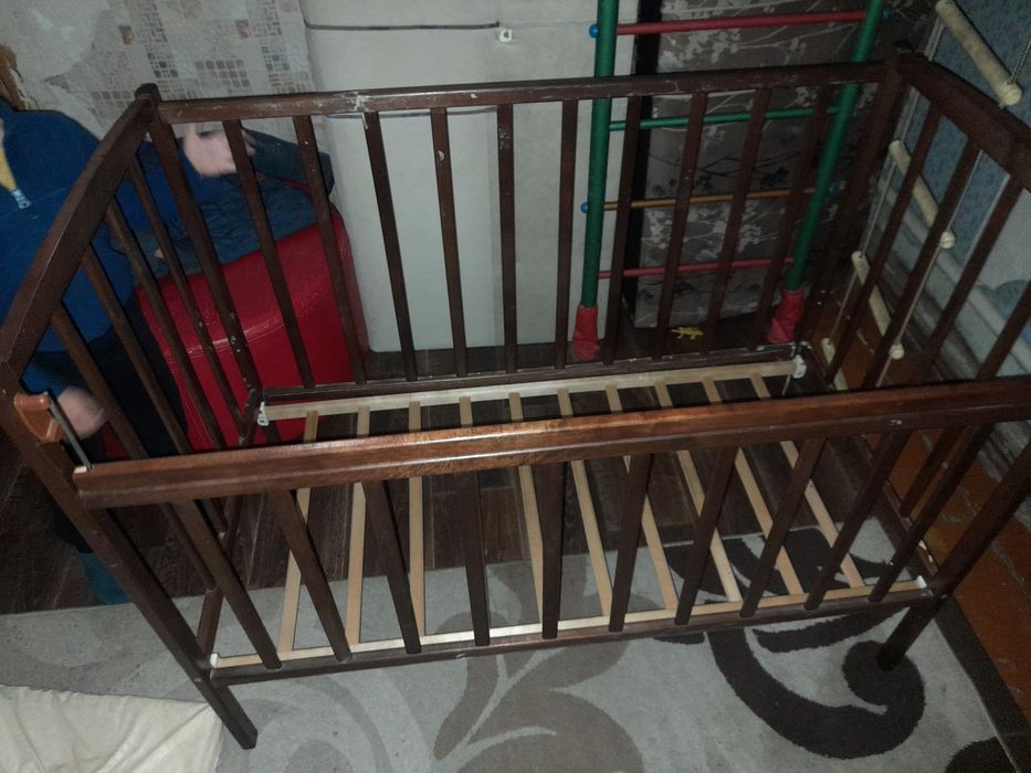 Детская кроватка