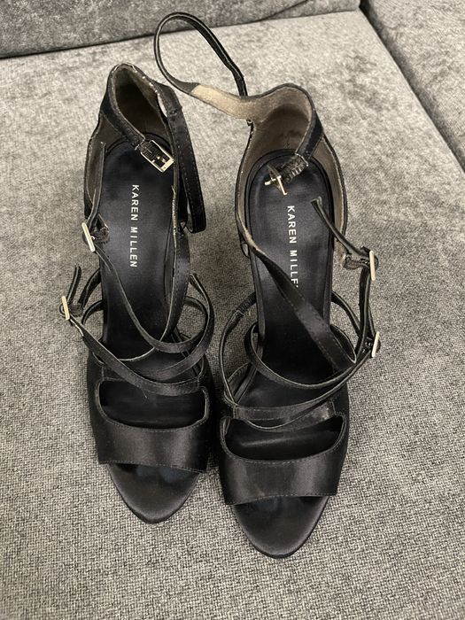 Продам босоножки