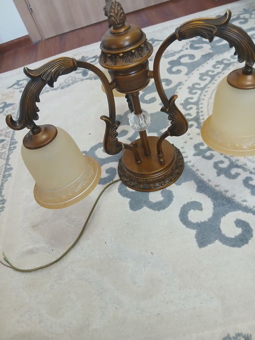 Продам люстры красивые