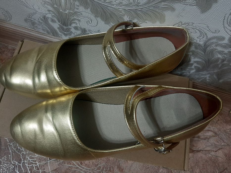 Продам джазовки и туфли для танцев