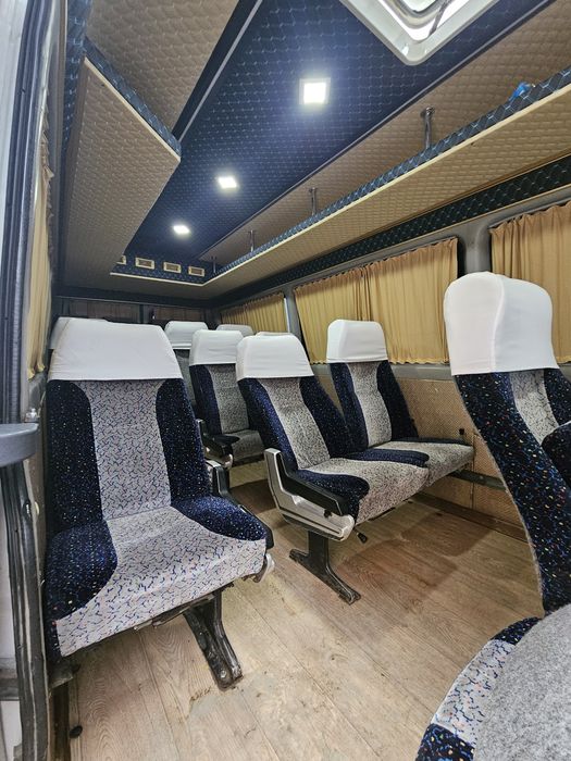 Коллективный перевозка. Мерседес спринтер