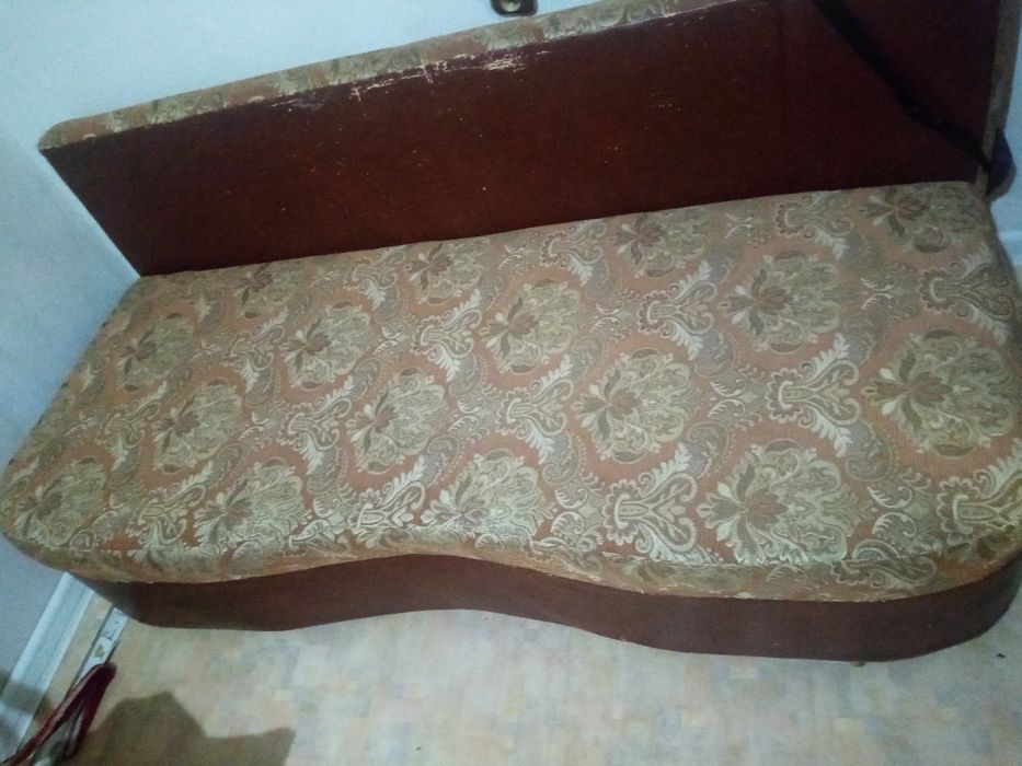 Продам тахту б/у длина 180