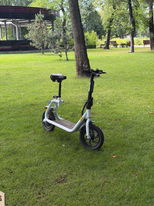 Trotinetă electrică pro ultra cu șa autonomie 60km/h