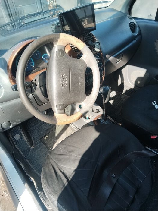 Машина жүріп тұр.