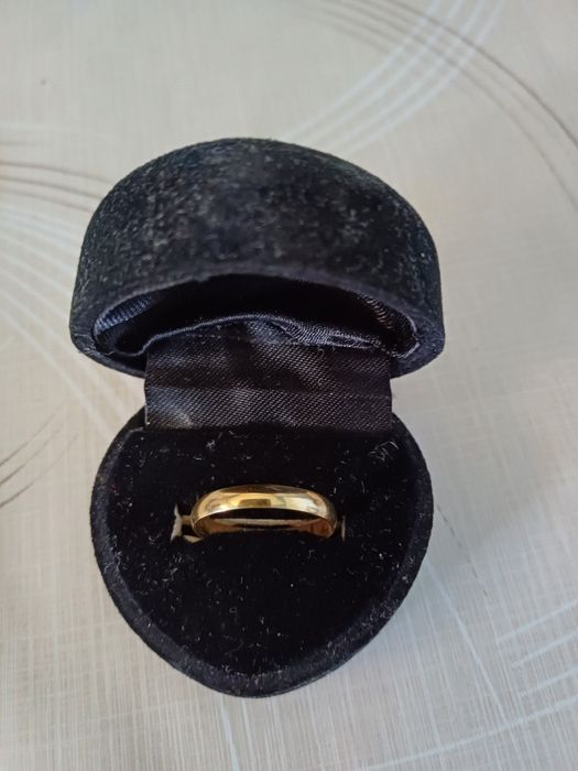 Продавам пръстени