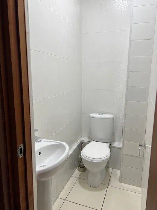 Центр,Продаётся просторная 3-комнатная квартира в Мирзо-Улугбекском ра