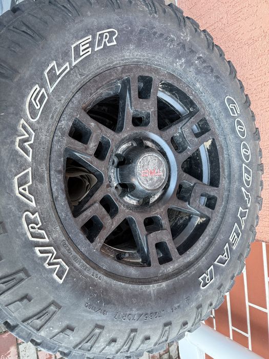 Шины с дисками на 285.70.R17