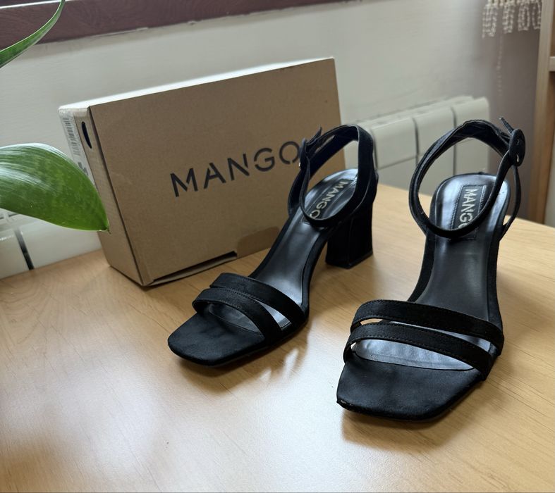 Сандали от естествен велур Mango