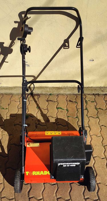 Scarificator aerator cu motor electric