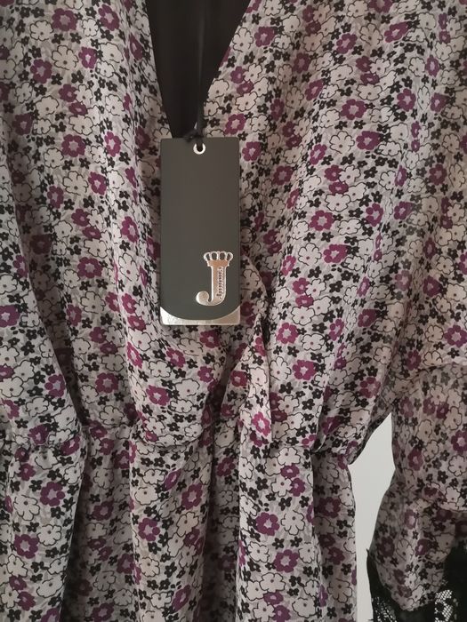 Страхотна нова рокля с етикет на Junona