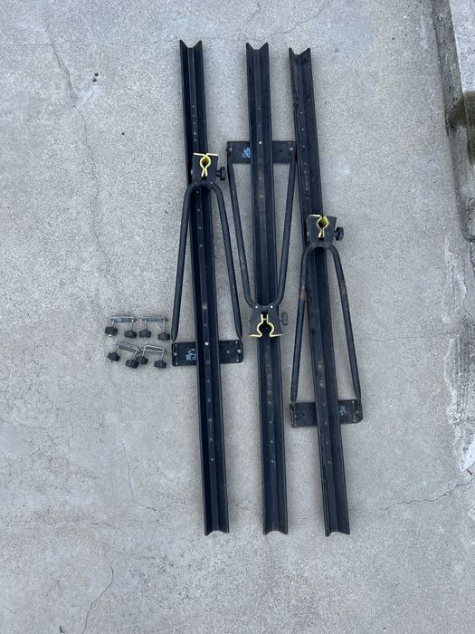 Продавам 3 броя багажници за велосипеди за таван