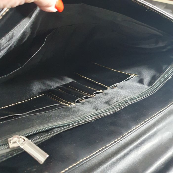 Geanta barbateasca pentru.birou