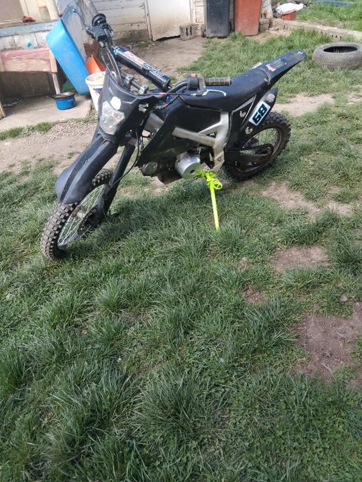 De vanzare cros 125 4t