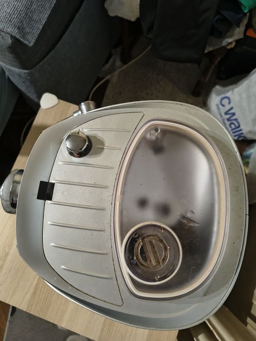 Vând expresor Saeco Taleo Giro