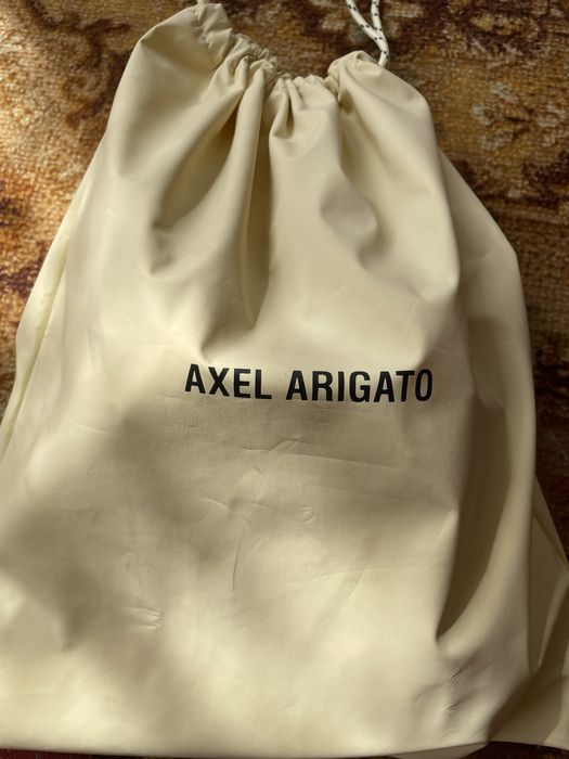 Мягкие кроссовки Axel Arigato