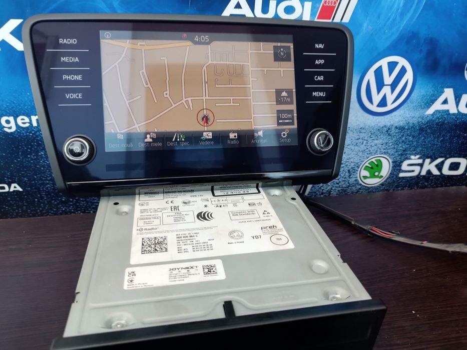 Vând navigație mib2 display+ unitate+ camera oem spate Skoda Carplay A
