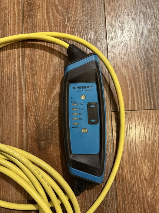 Cablu de încărcare auto