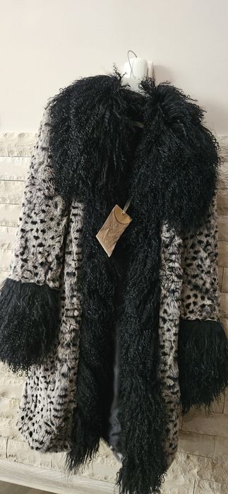 Страхотно ново палто, от естествена кожа.