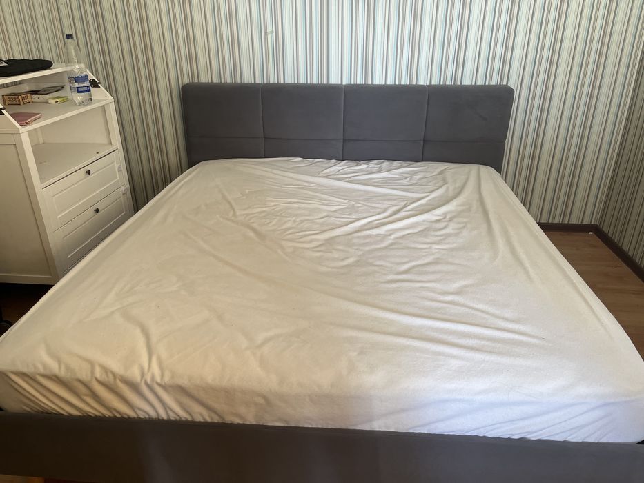 Продаю кровать, без матраса