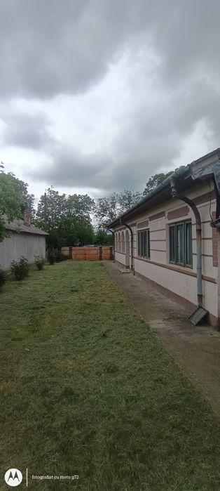 Casă de vânzare!