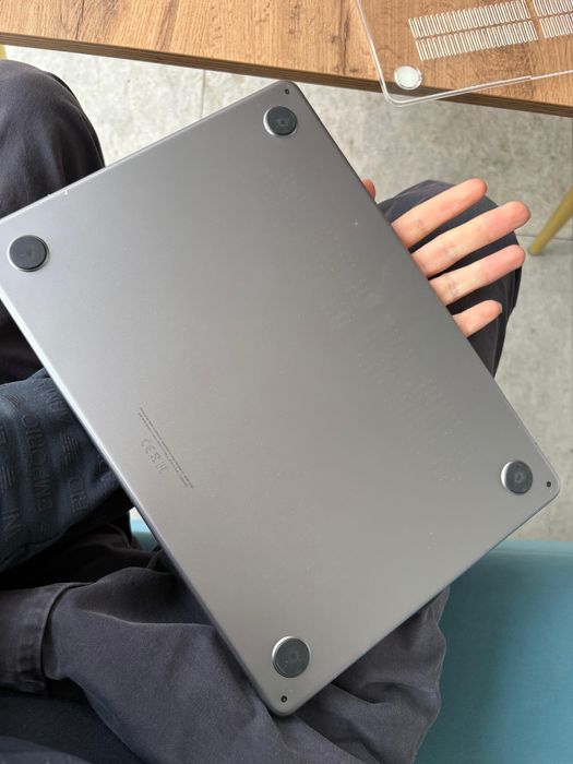 Macbook air 13 2022 M2