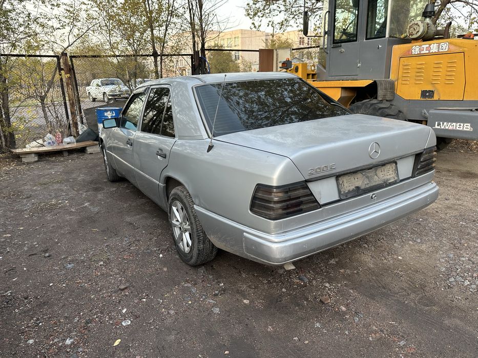 Продам мерс 124