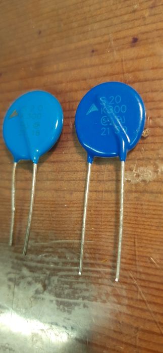 Варистор S20K300 Varistor S20K300