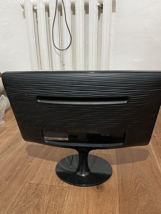 Монитор Lg,Samsung