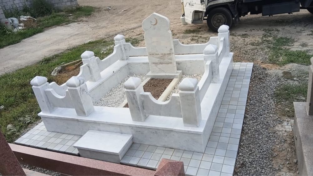 Мазар из мрамора и ракушечника