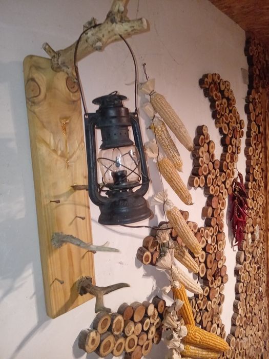 Lampa de perete lucrata manual cu bec lumanare