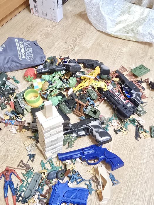 Продам всякие игрушки