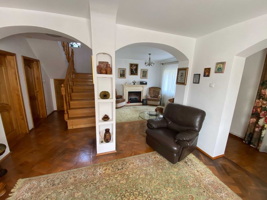 Casa de vanzare , inchiriere